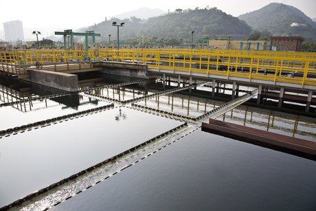 操作人员需要定期监控系统