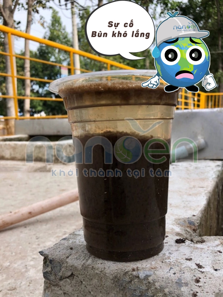 Sự cố bùn khó lắng (Nguồn: Công ty Môi trường Nano; ảnh chụp từ công trường thực tế)
